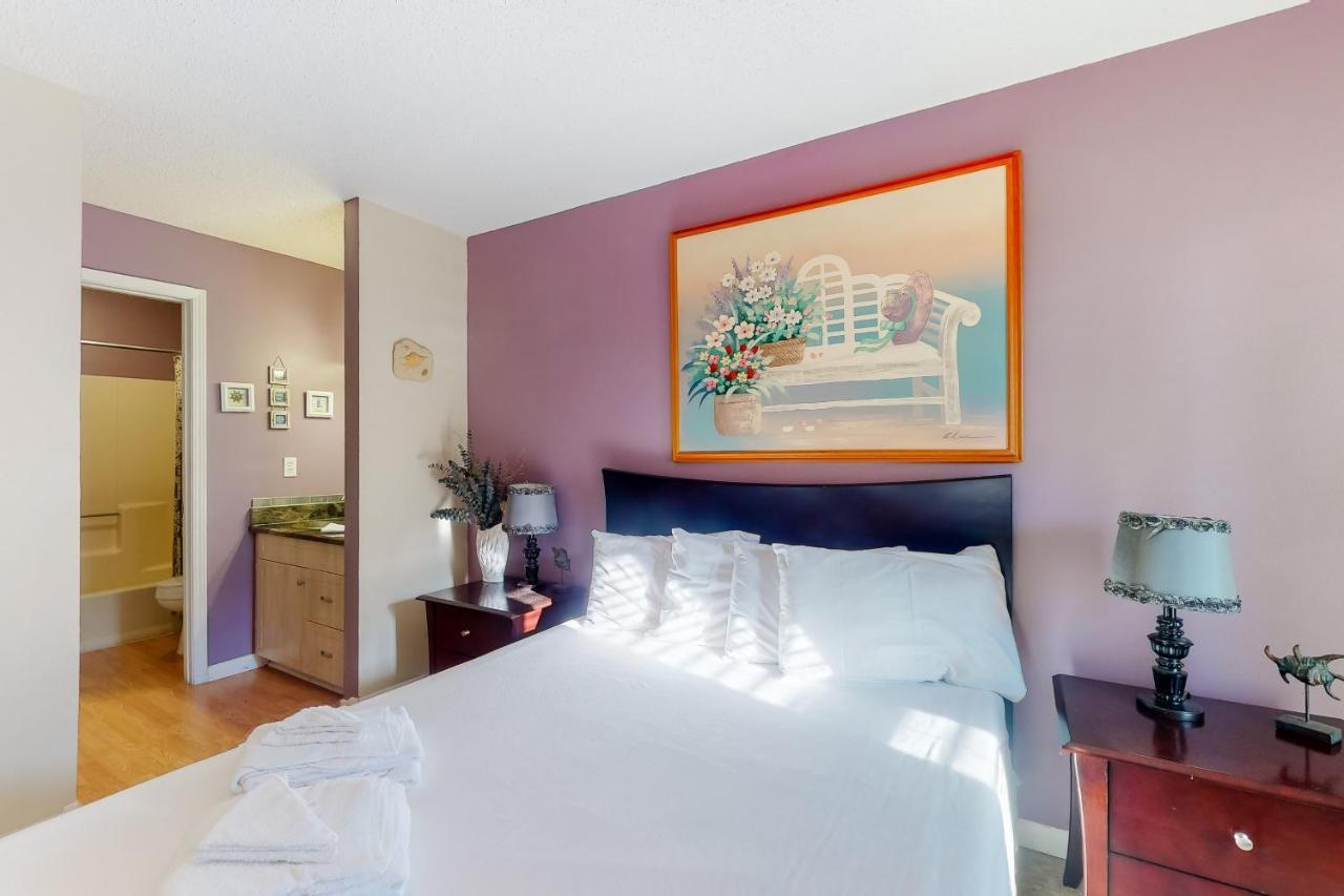 Regatta #204c Apartment