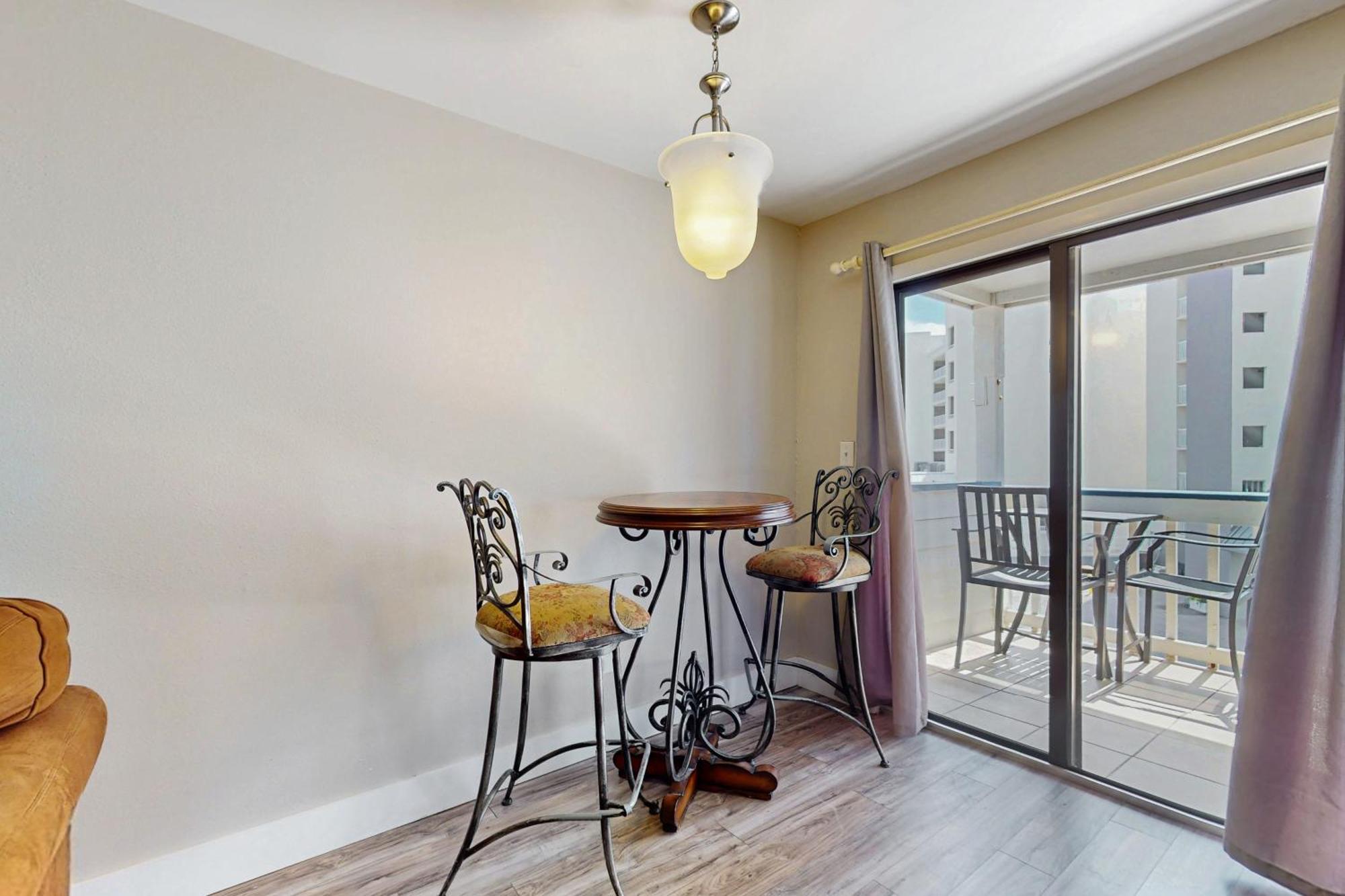 Regatta #204c Apartment *